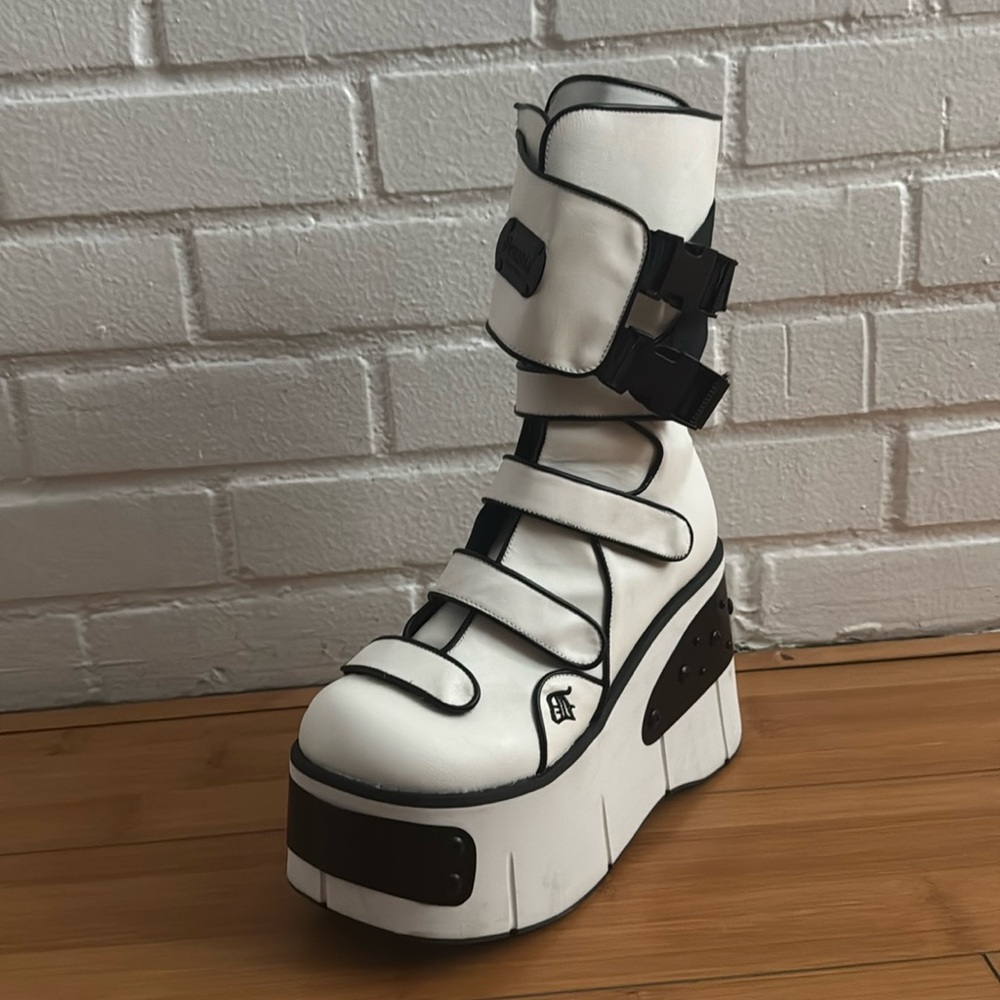 Demonia Kera-108 White Vegan Platform Boot size 11